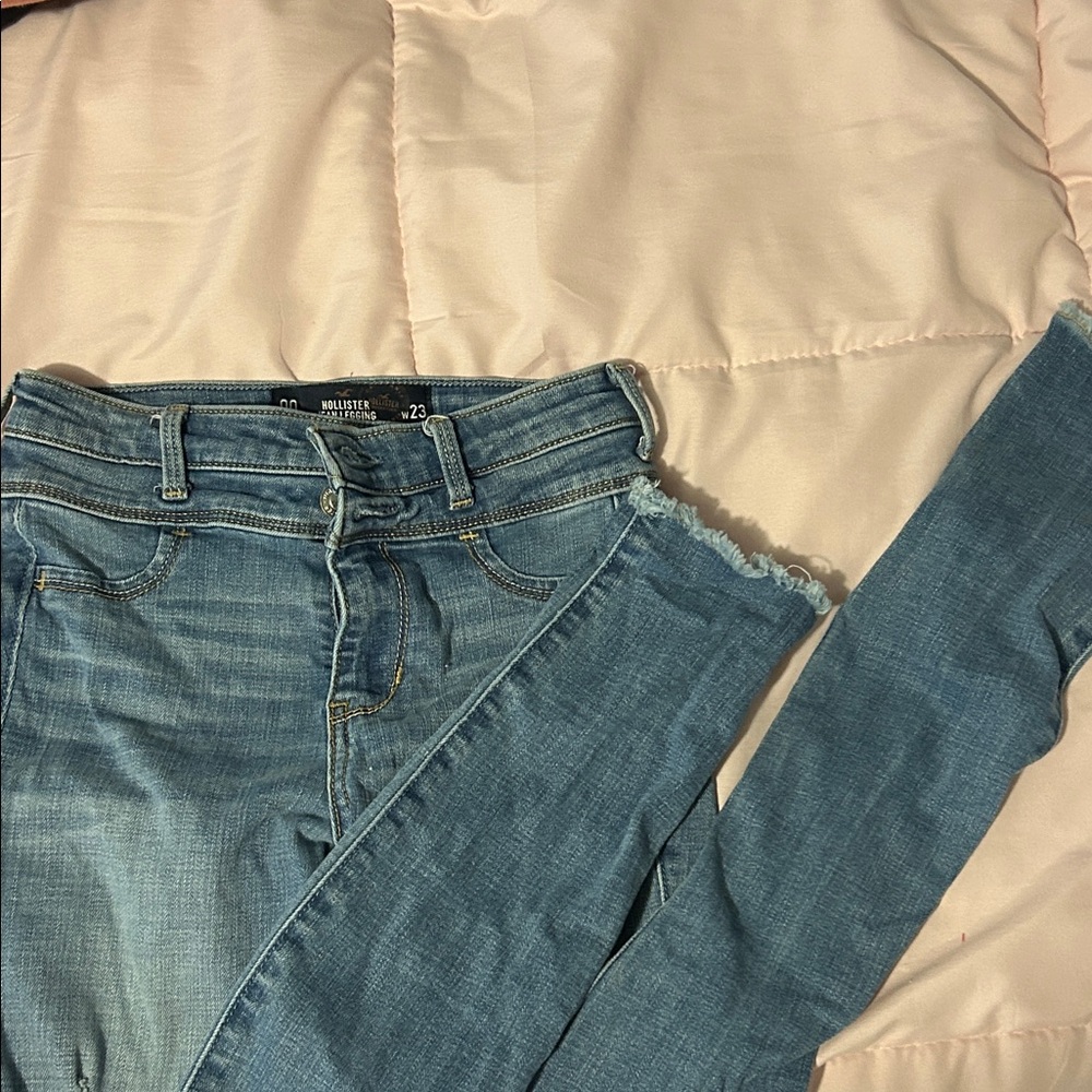 Hollister Women's Light Blue Ankle Jeans